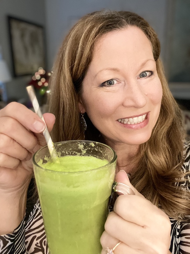 Sara with energy boosting green smootie